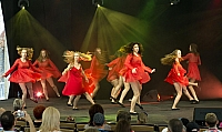 Natural Dance - Podsumowanie warsztatów - scena w namiocie